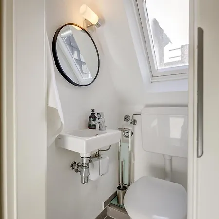 Apartment K&m - Zentral - Mit Arbeitsplatz - Rmcc In Der Naehe *